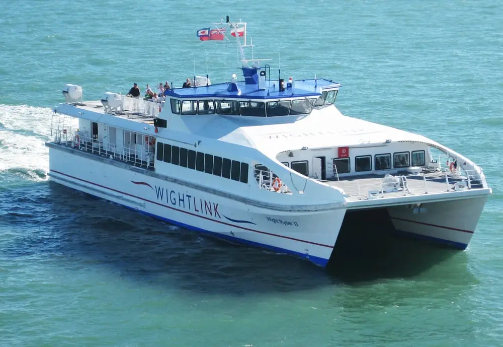 Storm Darragh: Isle of Wight ferry forced to turn back